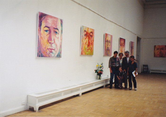 Mariusz Kaldowski exhibition of his portraits of prominent Polish figures