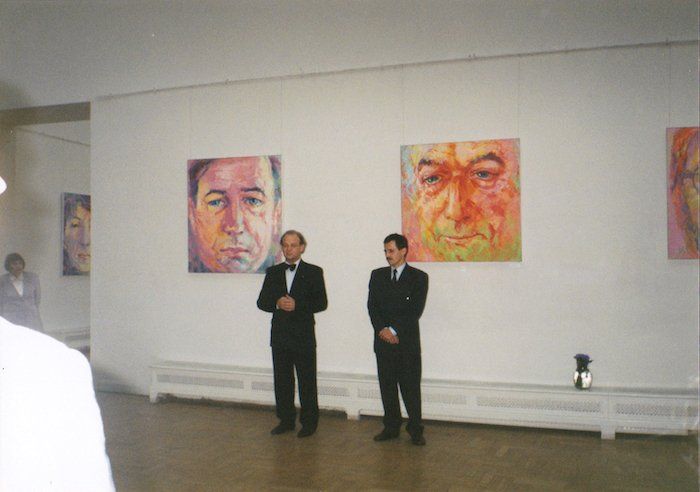 Mariusz Kaldowski exhibition of his portraits of prominent Polish figures