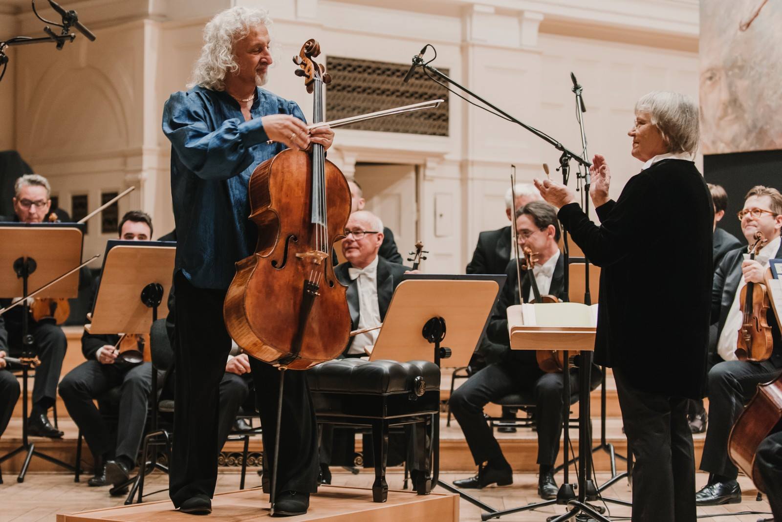 Misha Maisky with 'Amadeus' and Agnieszka Duczmal and painting by Mariusz Kaldowski - Variations on a Theme of Frank Bridge