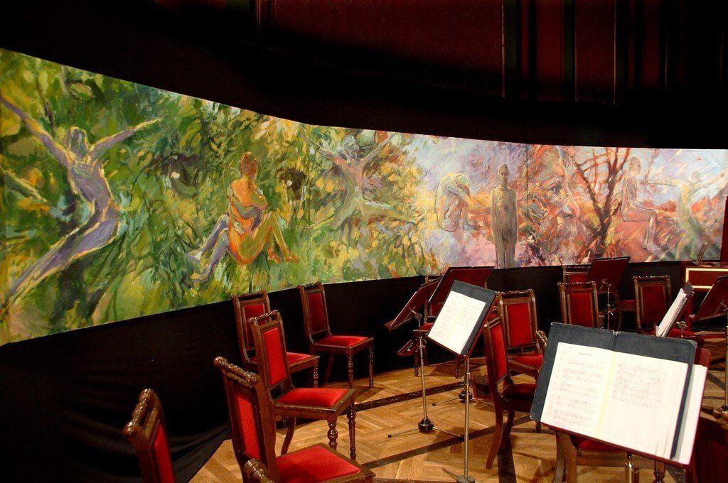 Mariusz Kaldowski frieze to Vivaldi's Four Seasons
