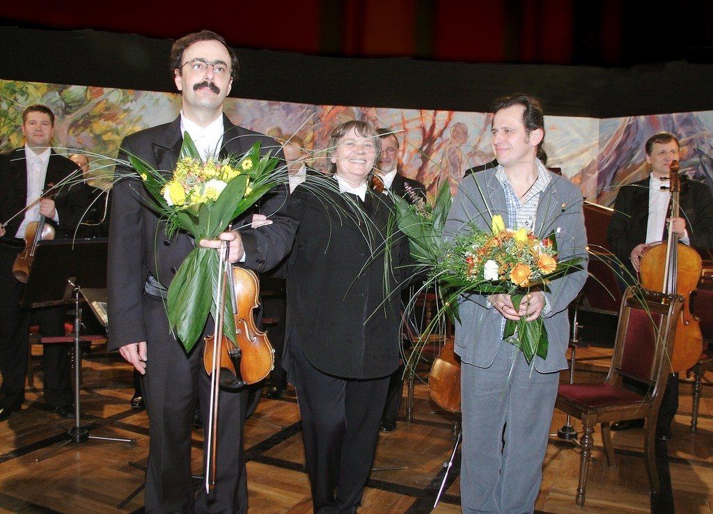 Mariusz Kaldowski frieze to Vivaldi's Four Seasons and Agnieszka Duczmal Amadeus Orchestra