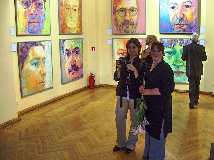 Mariusz Kaldowski exhibition of his portraits of prominent Polish figures