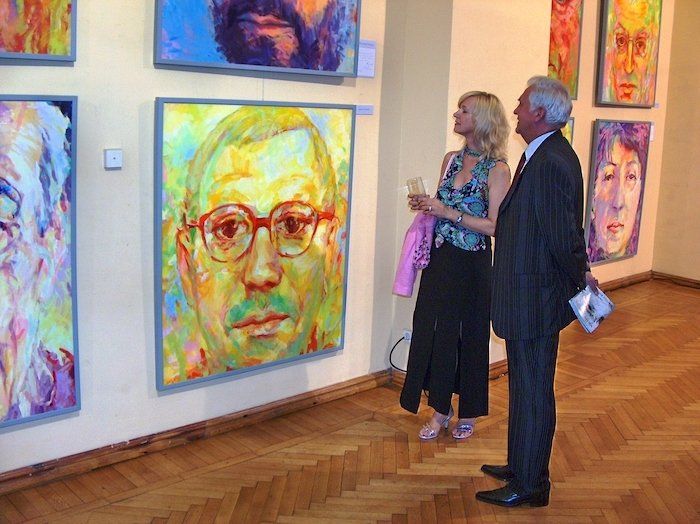 Mariusz Kaldowski exhibition of his portraits of prominent Polish figures