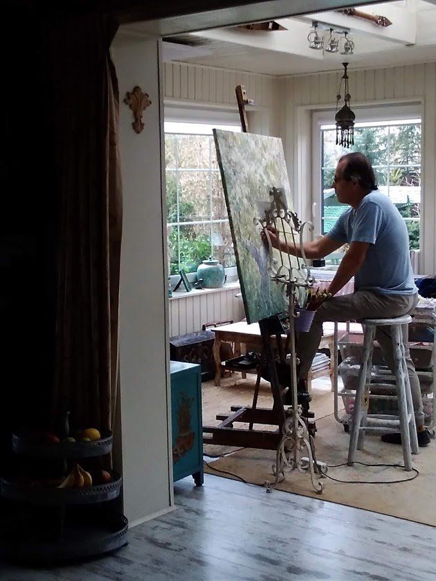 Mariusz Kaldowski in his studio