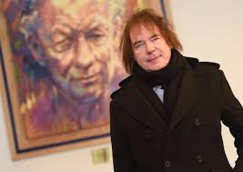 Jullian Lloyd Webber with Benjamin Britten portrait by Mariusz Kaldowski