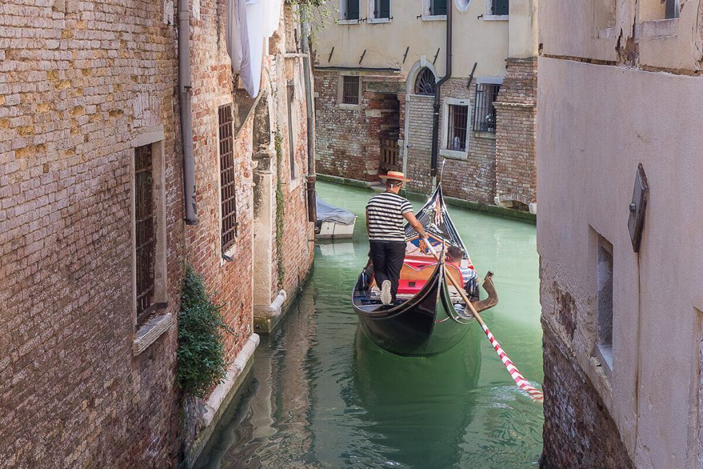 crucero-en-góndola-por-la-laguna-veneciana-venecia-tours