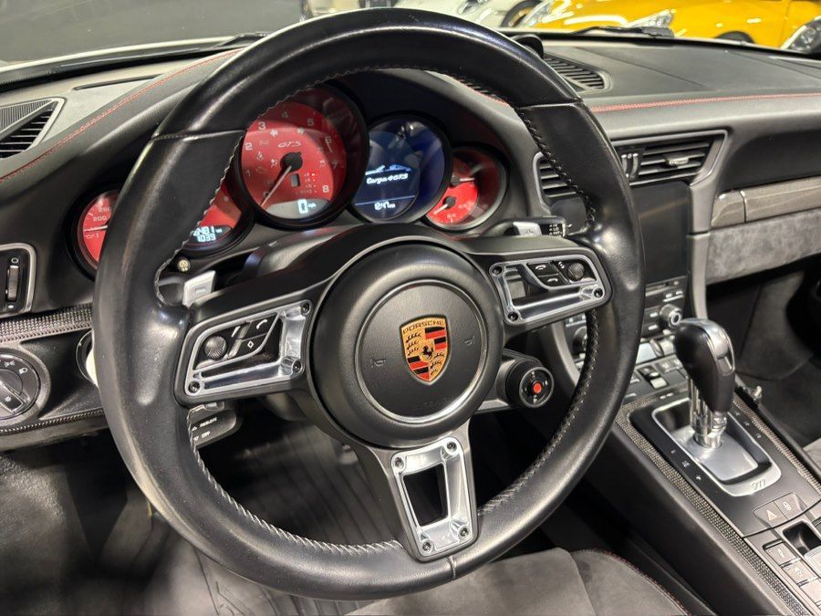 2017 Porsche 911 Targa 4 GTS steering wheel