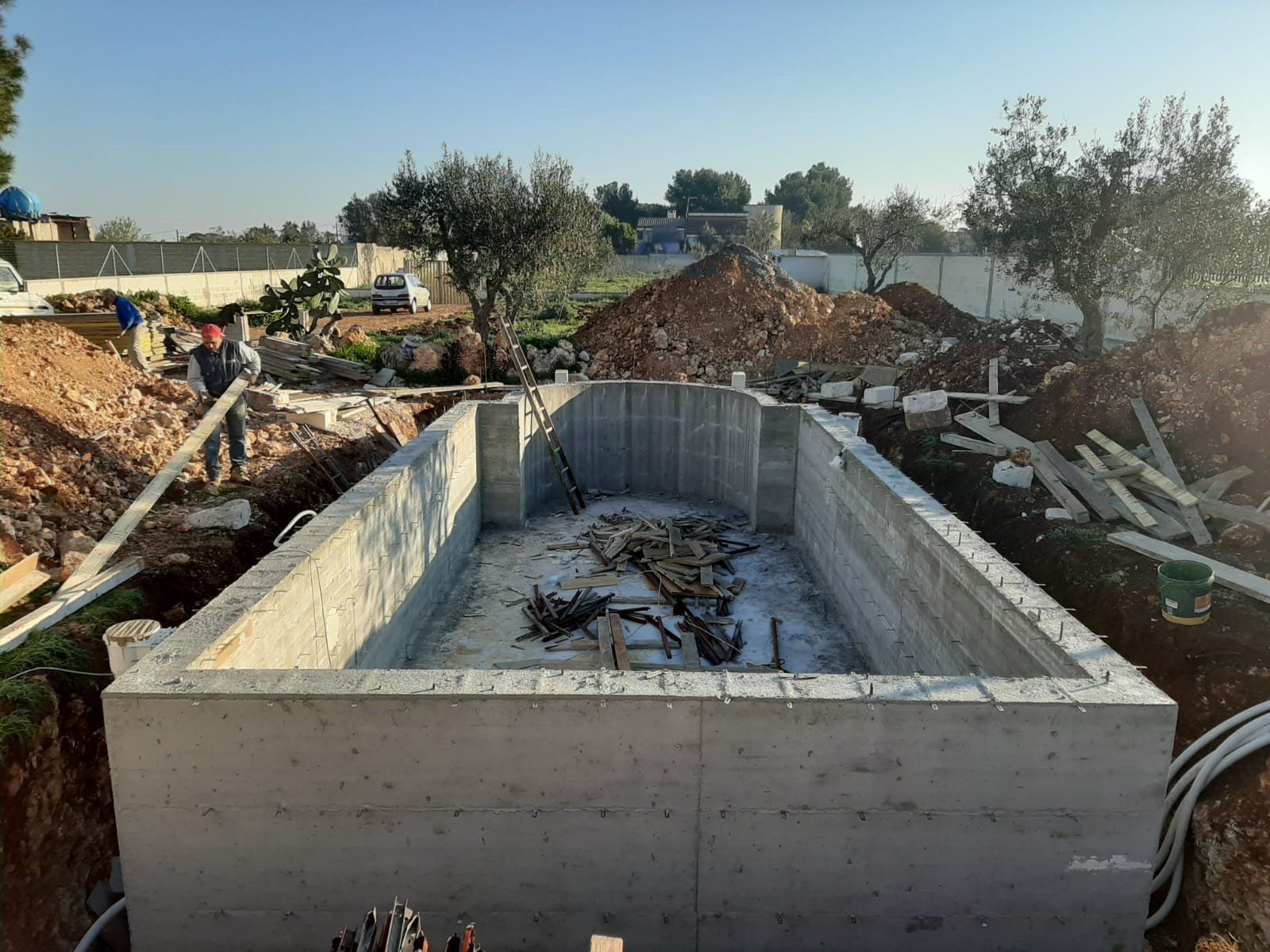 lavori realizzazione piscina