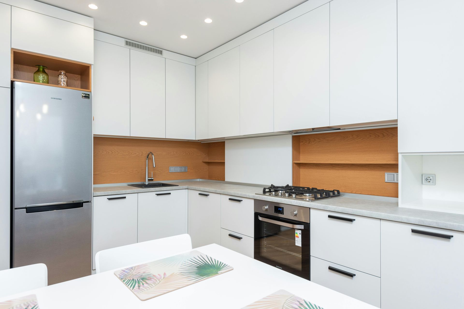 expert custom shelves and cabinets in Tempe, AZ