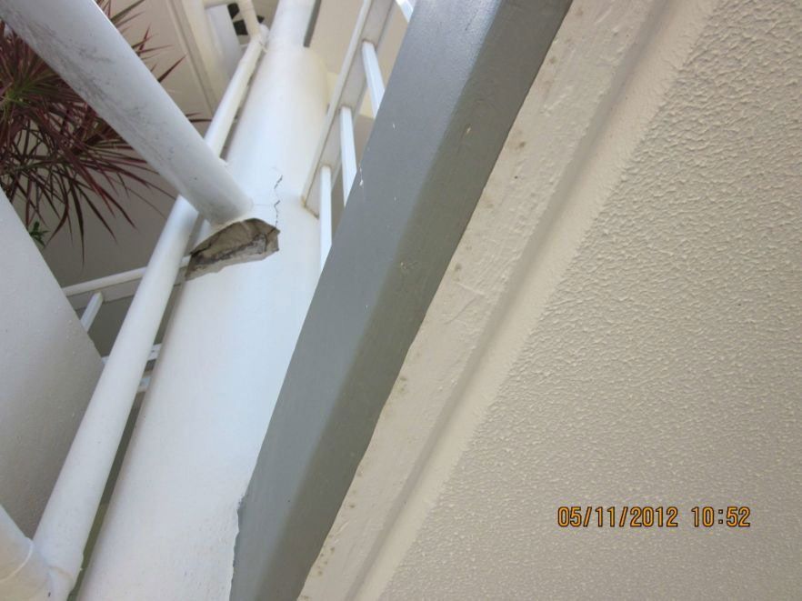 A Picture Of A Building With Crack — Omni Builders In Bungalow, QLD