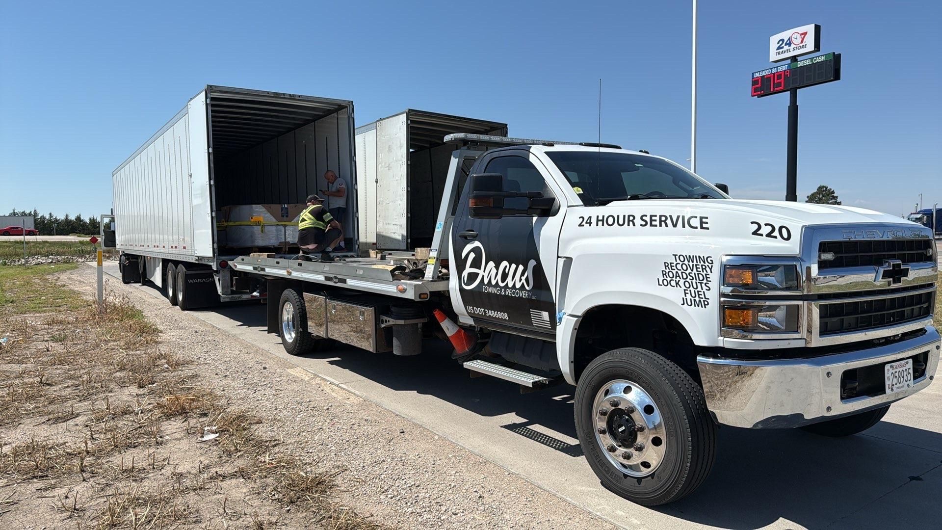 Equipment & Material | Dacus Towing & Recovery | KS