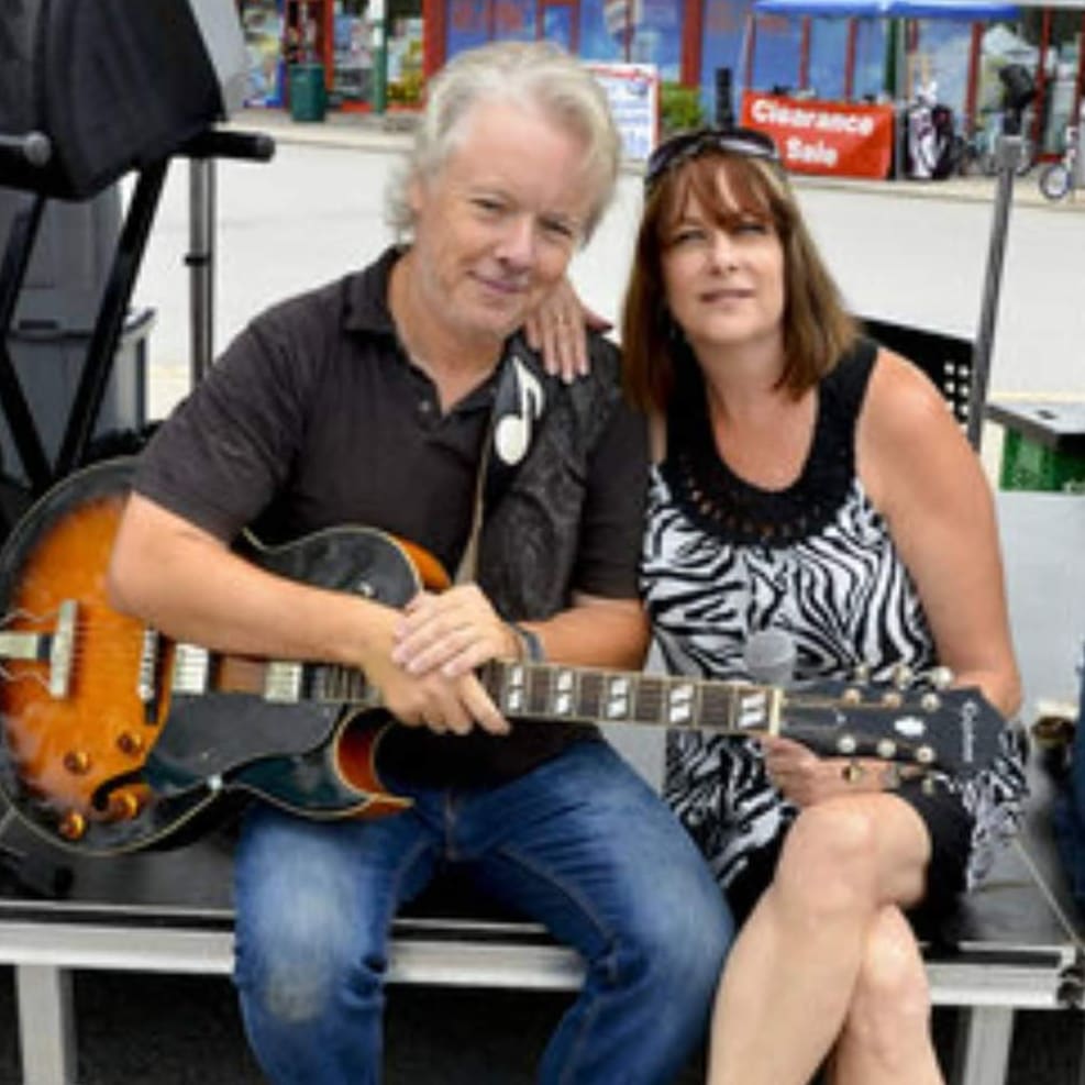 Singer and Songwriter Lorraine Davies