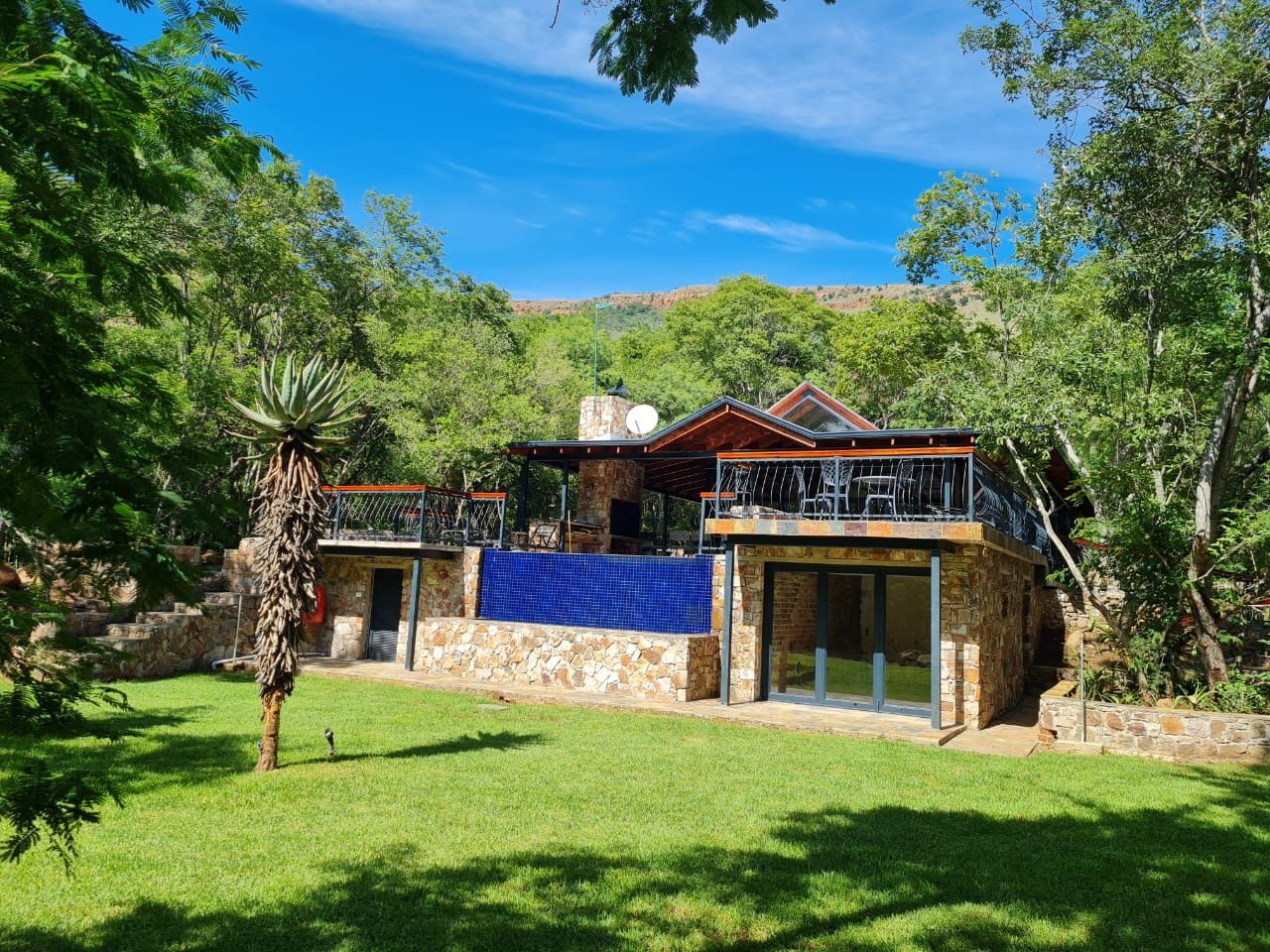 Bakoni Forest Lodge