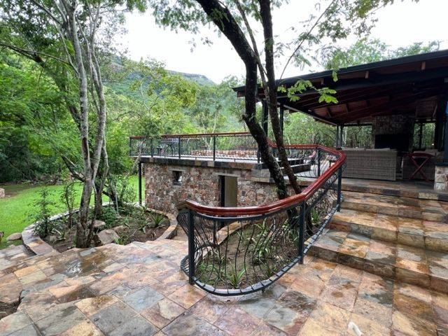 Bakoni Forest Lodge