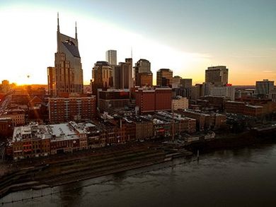 Nashville Welding dowtown riverfront, commercial environment