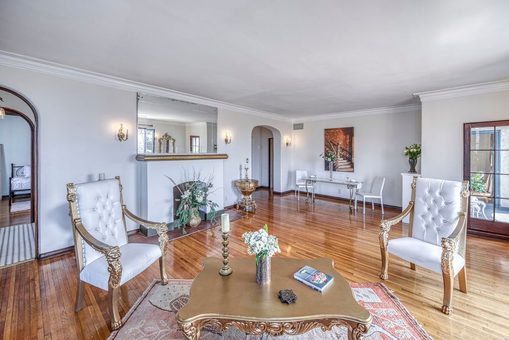 spacious sitting area