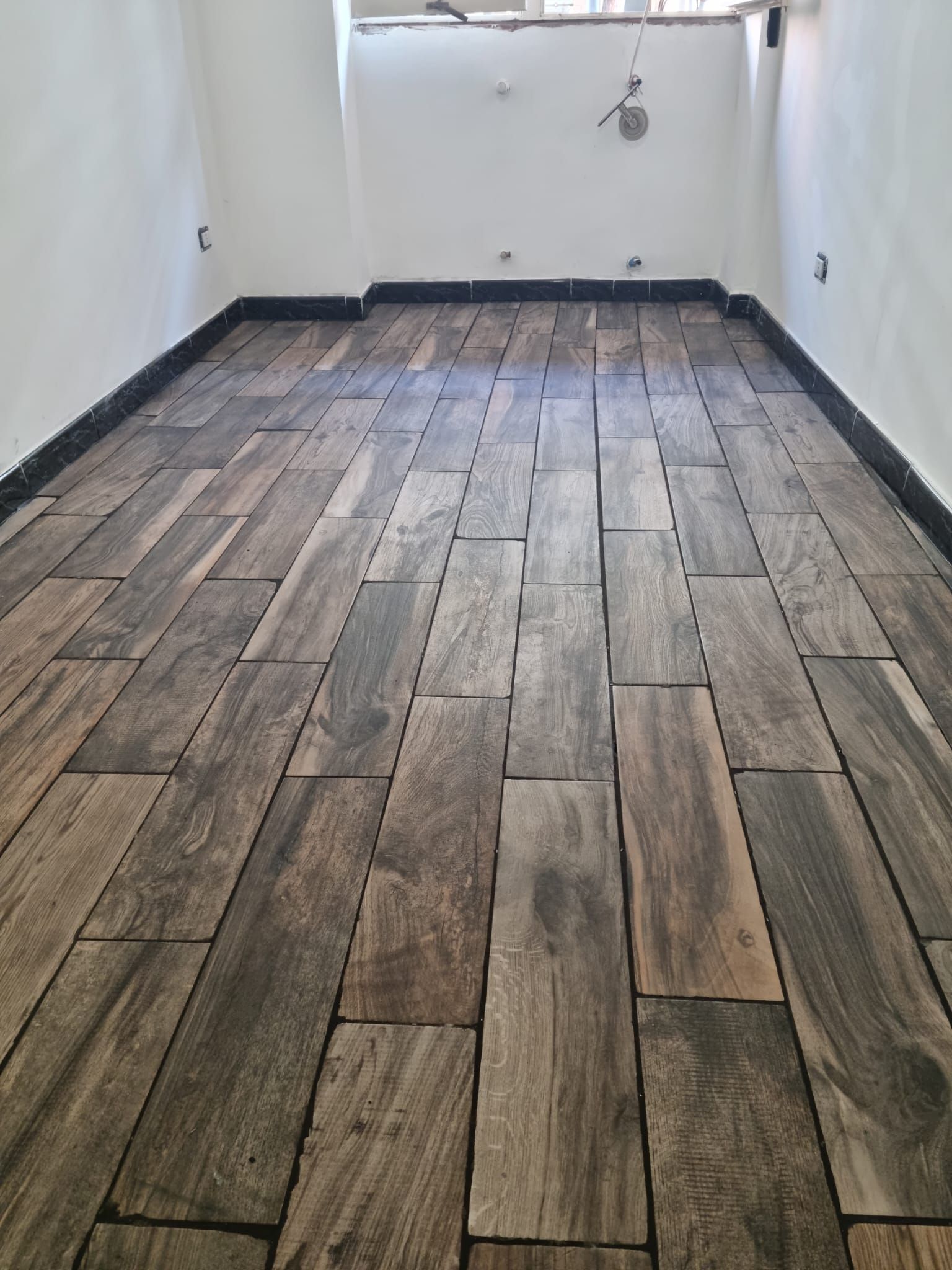 come pulire il gres porcellanato effetto legno