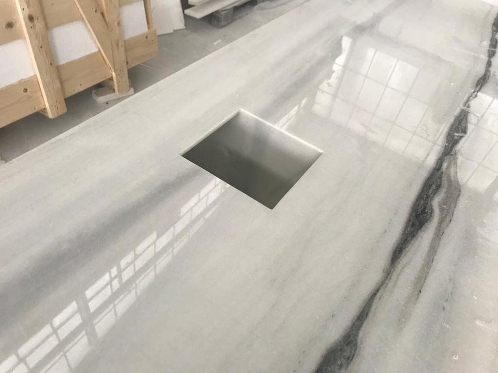 top da cucina in marmo bianco e grigio