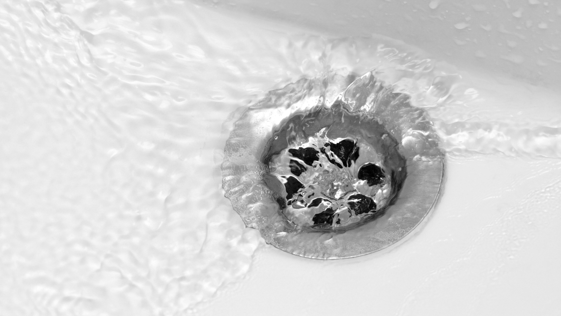 Toilettes, évier, tuyau bouché, odeurs : quel geste pour quel symptôme ? — Débouchage de canalisations à Genève : baignoire, évier, WC, urgence de nuit