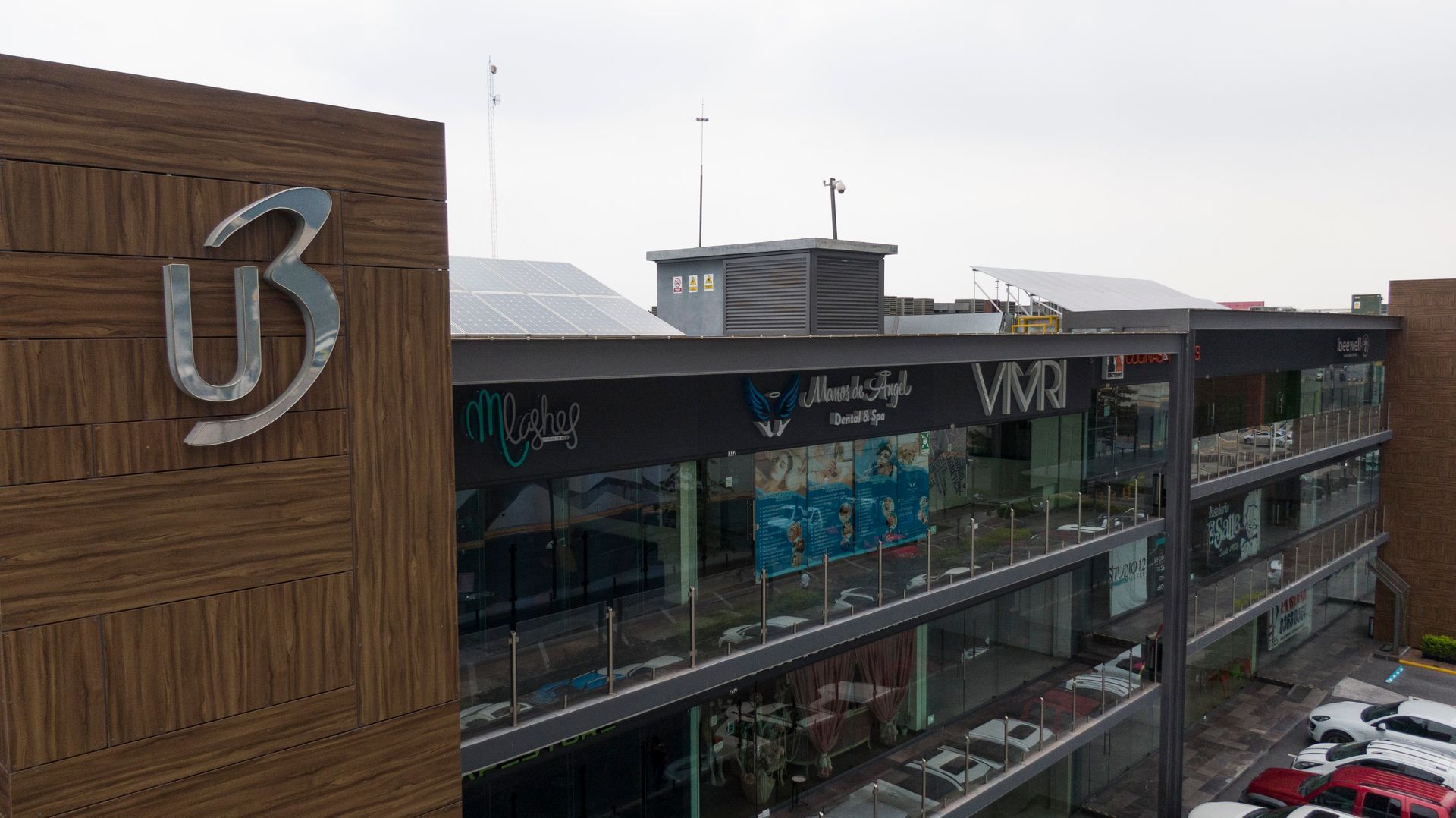 Renta de locales comerciales en Cumbres de U3 Plaza 