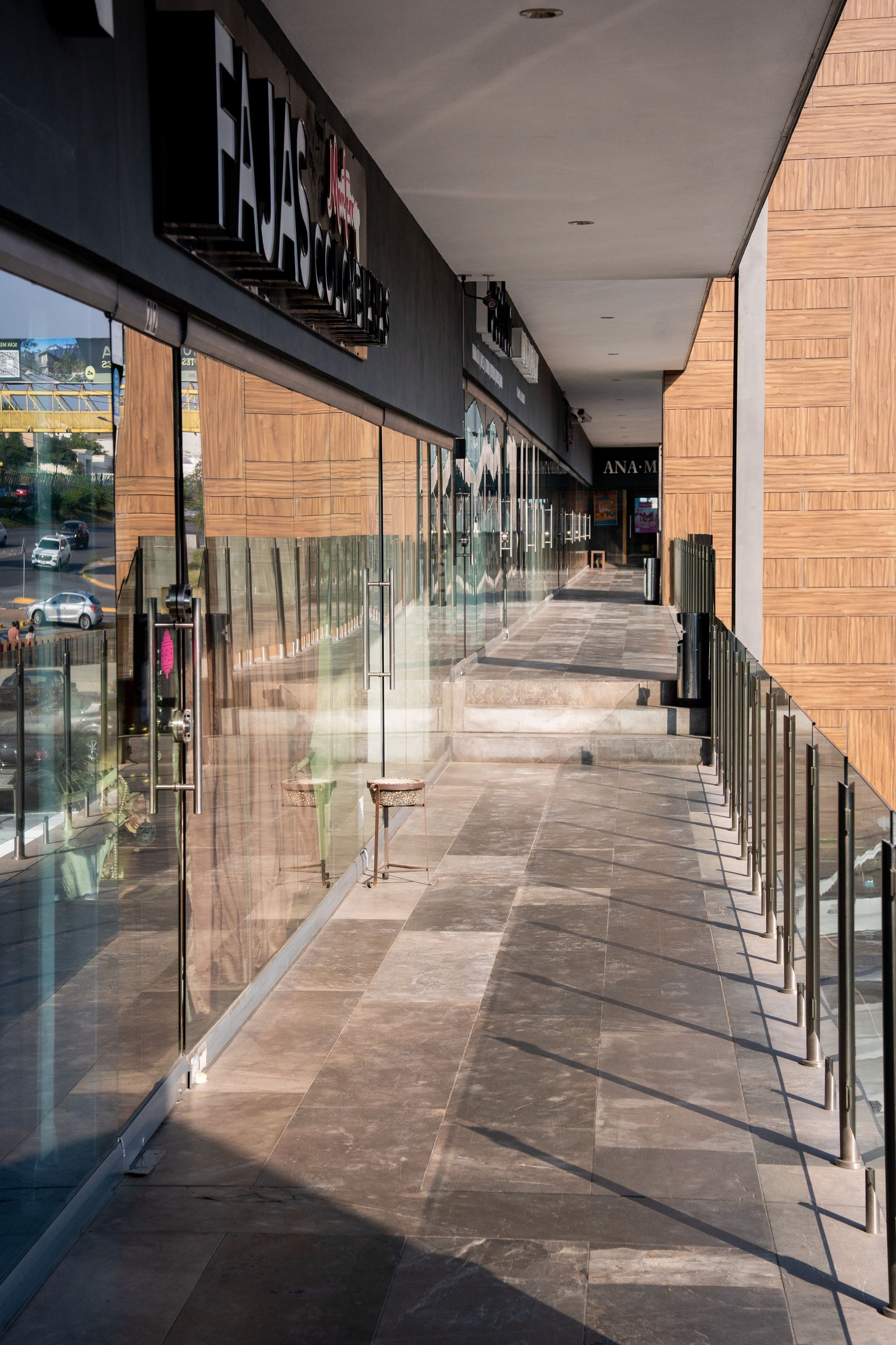 locales comerciales con punto de venta estratégico en cumbres
