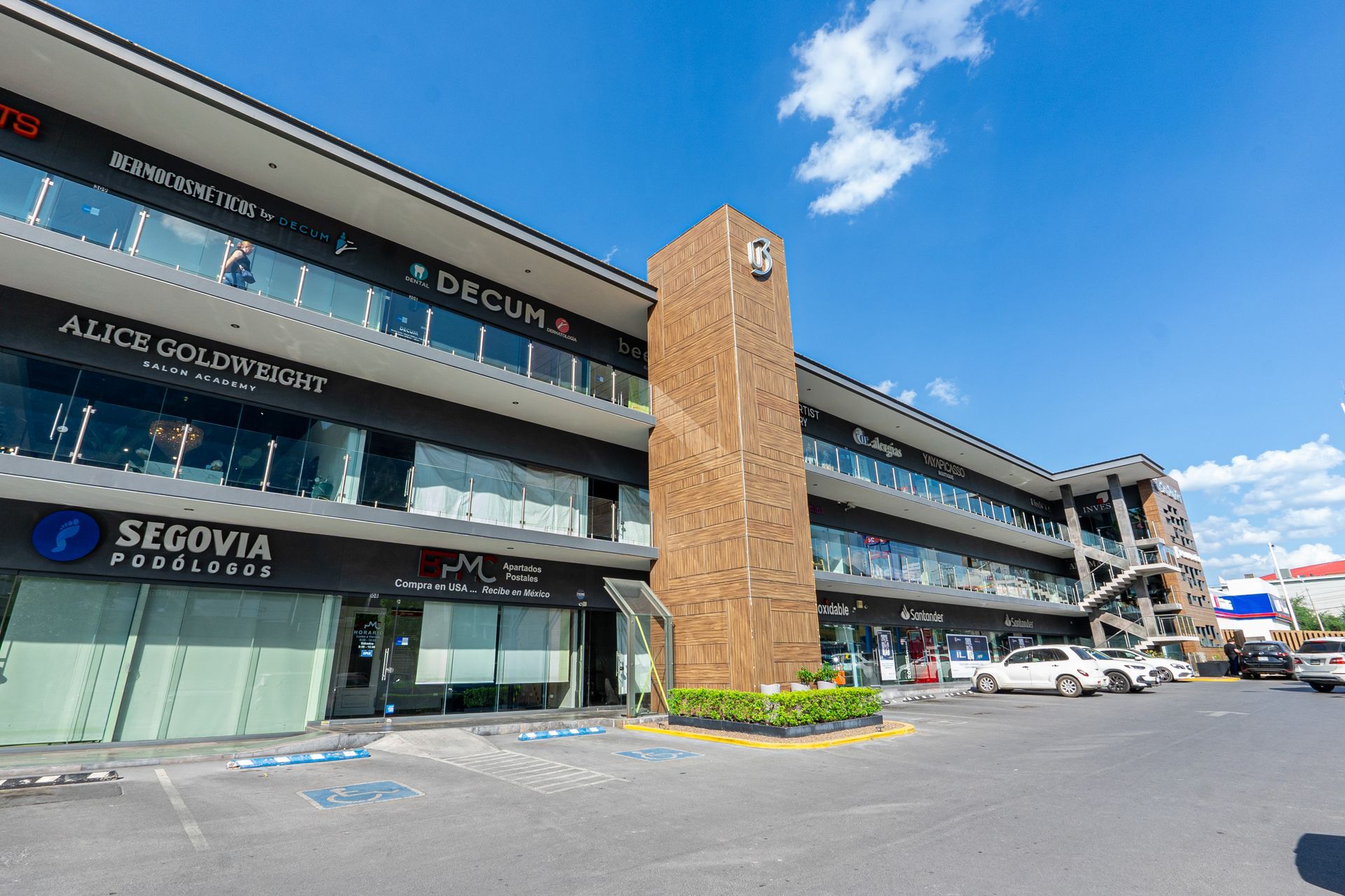 Giros comerciales mixtos en U3 PLaza