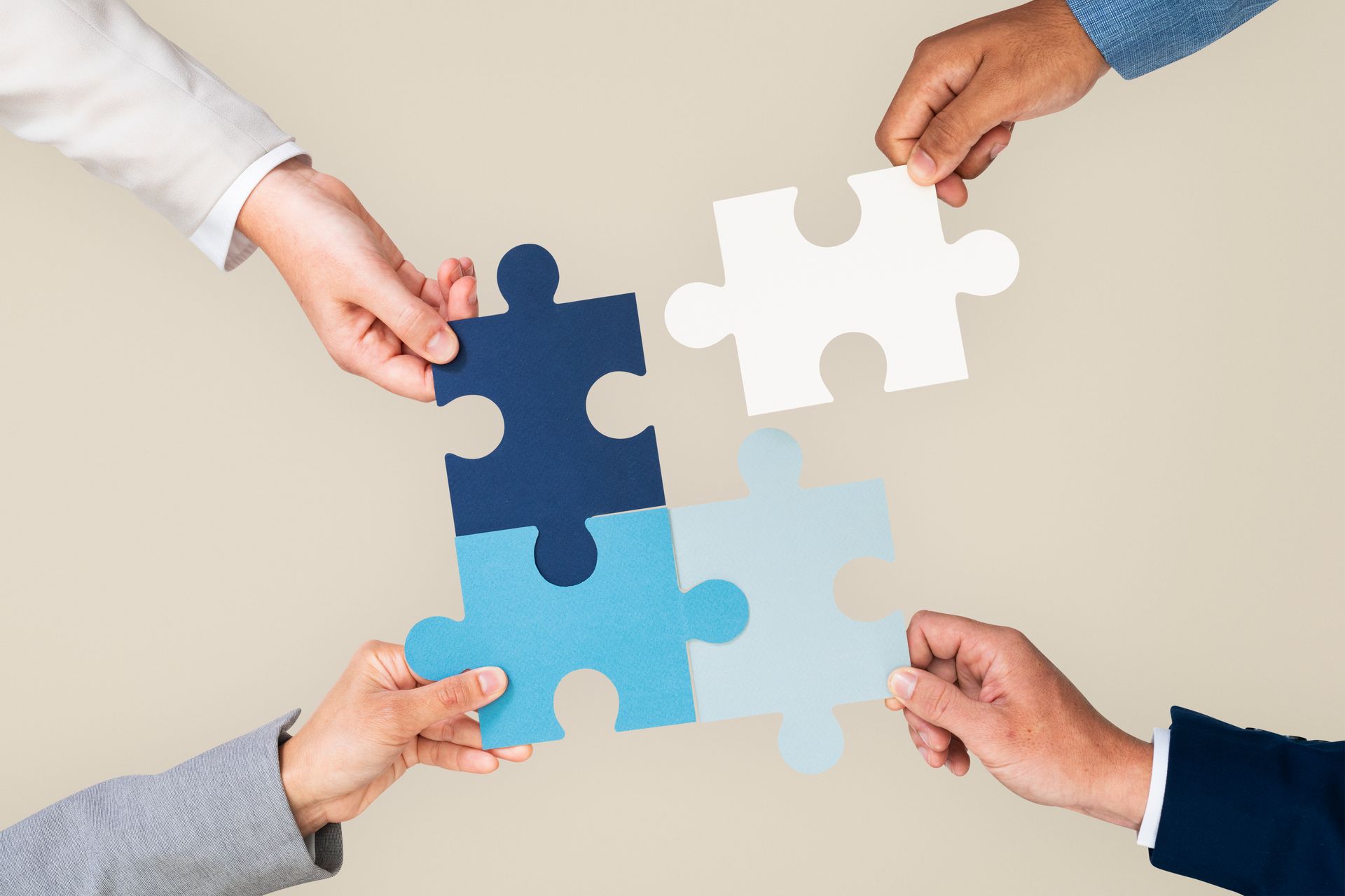 personas trabajando en comunidad 