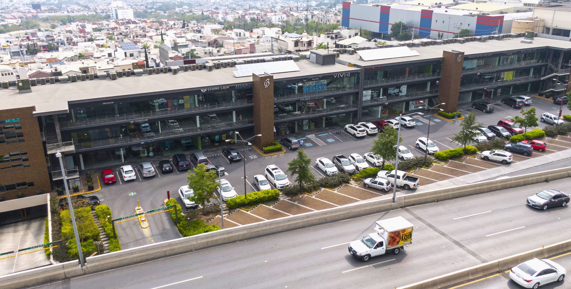 Local comercial rentable en U3 Plaza. 