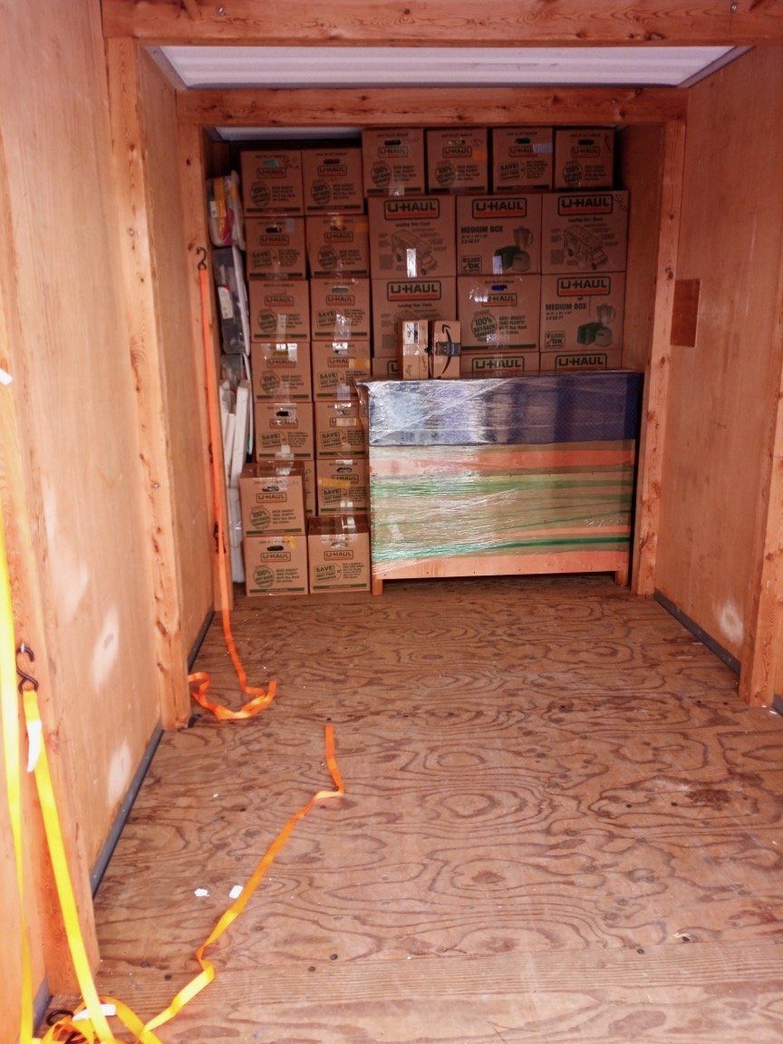 Moving pod loaded and neatly stacked by Makin Moves