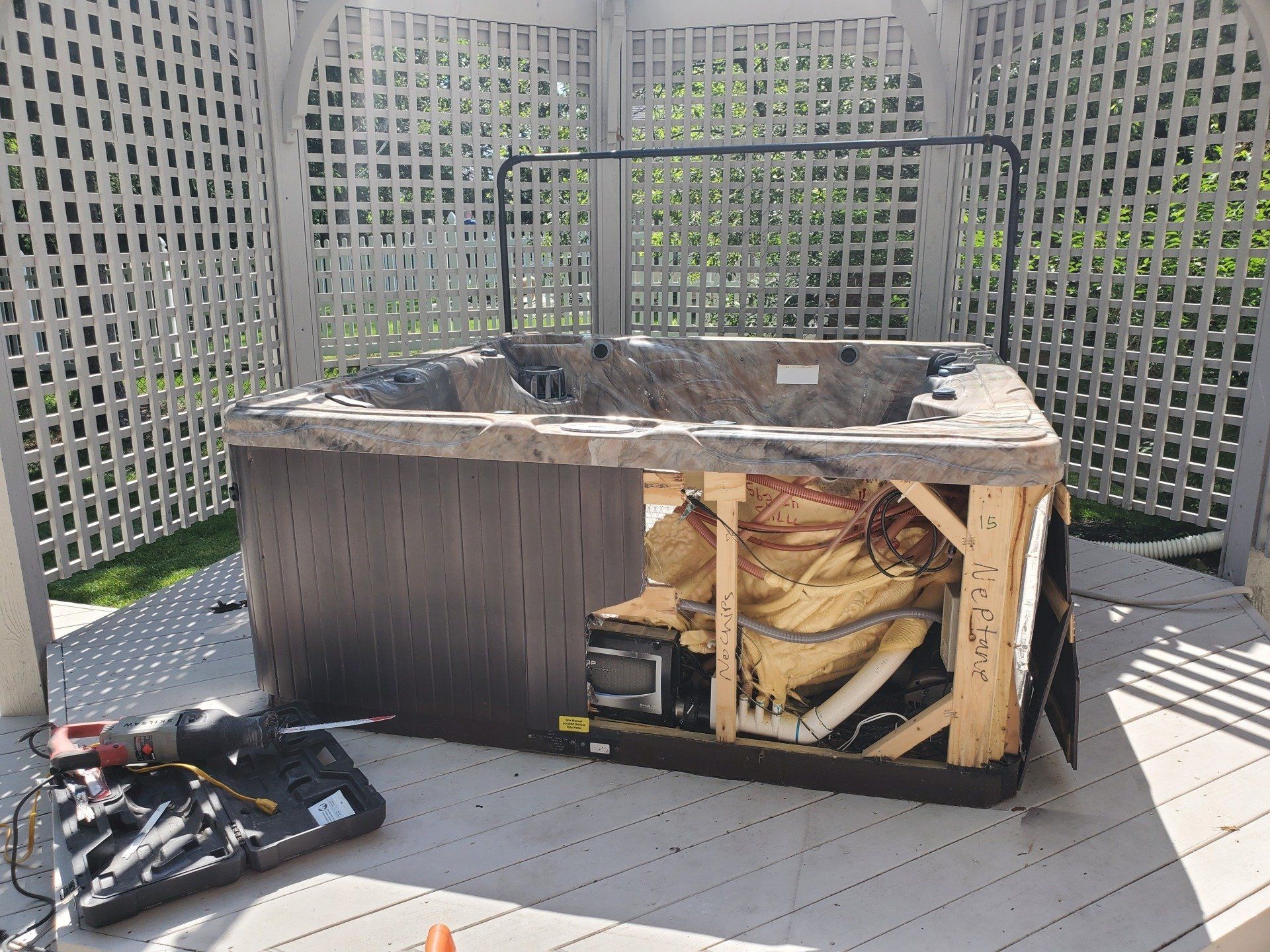 Old Bathtub — Indianapolis, IN — AC Trash Hauling & More