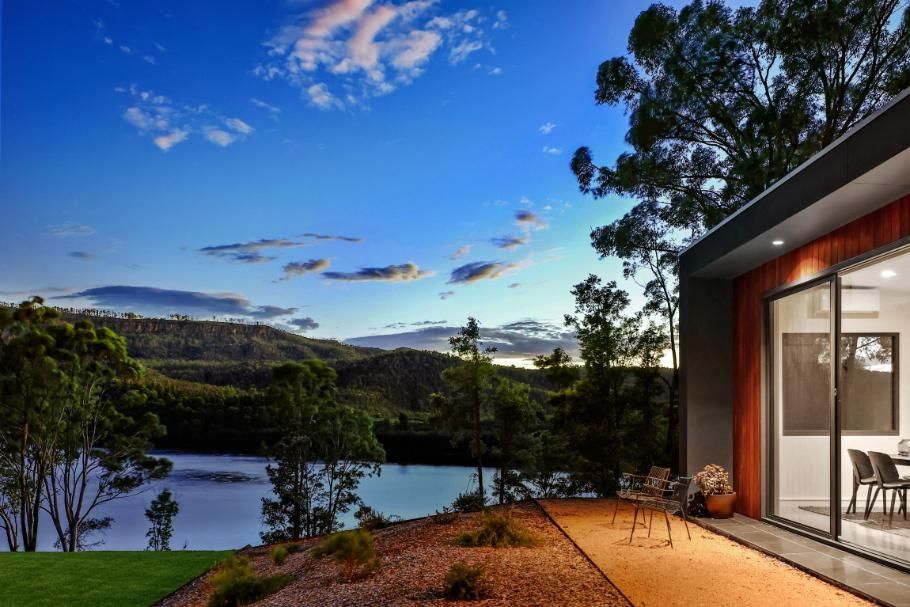 House With A View Of A Lake and Mountains — That Painter Guy In South Nowra, NSW