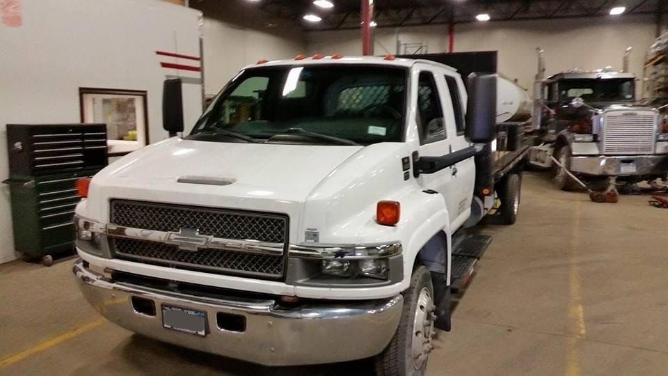 Flatbed truck windshield replacement in Albany, NY