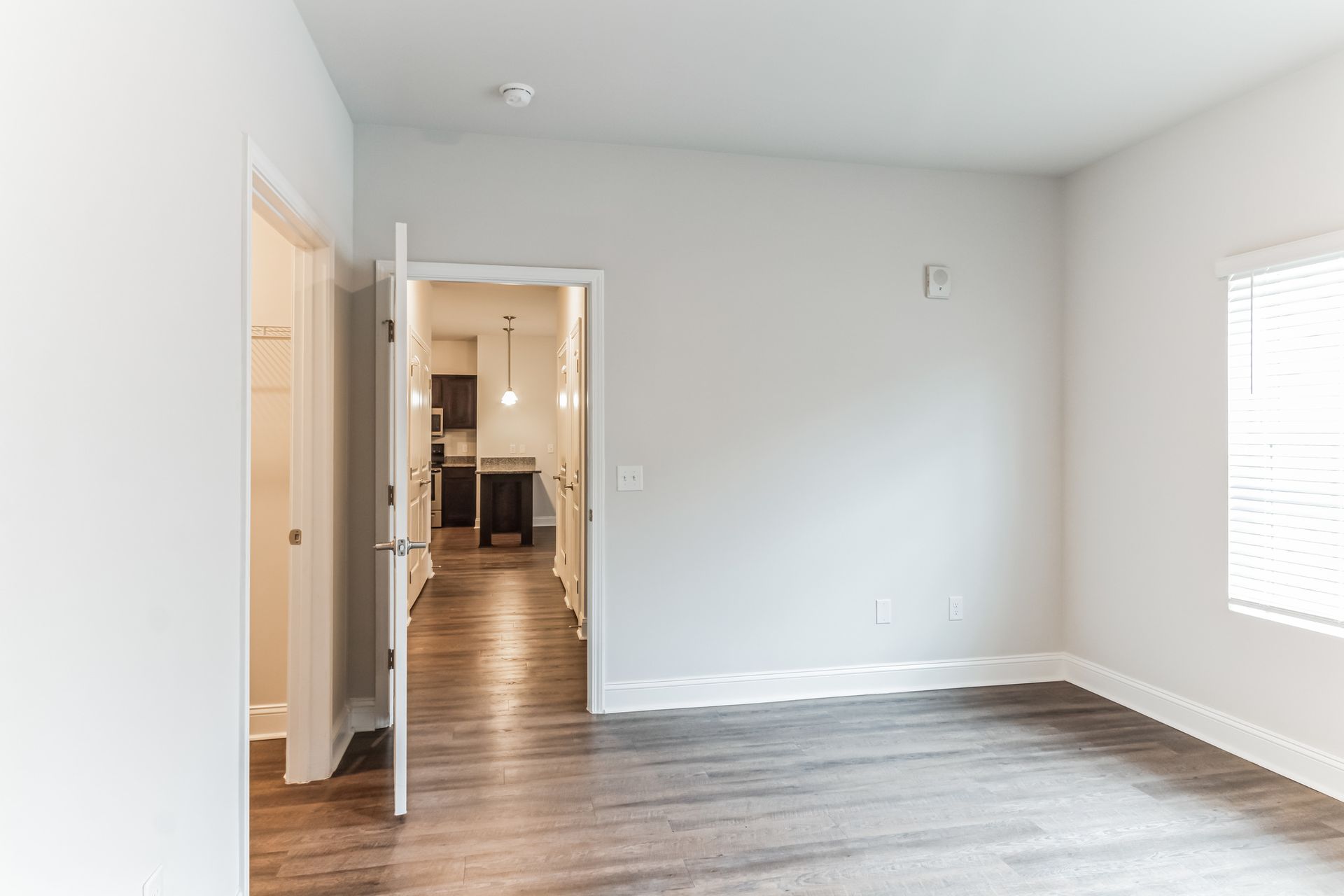Unstaged Primary Bedroom