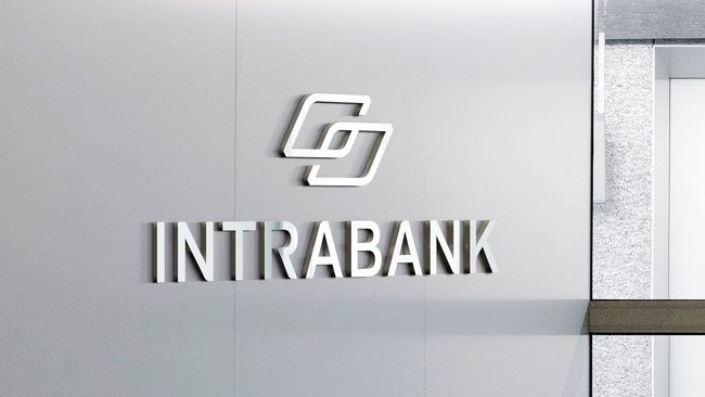Uma placa na parede que diz intrabank.