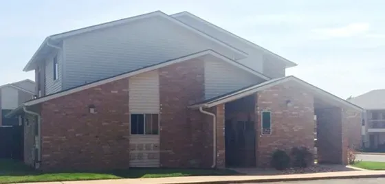 Large apartment — Ponca City, Oklahoma — Village Green Apartments Large apartment — Ponca City, Oklahoma — Village Green Apartments