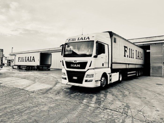 camion trasporto merci
