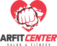 El logotipo de Arfit Center Salud & Fitness tiene un puño atravesando un corazón.