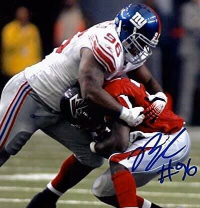 A football player wearing a helmet with the letter NY on it 28.4845° N, 81.2519° W