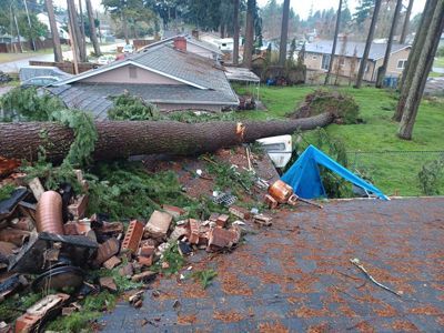 emergency roofing by lakewood roofing and restoration experts