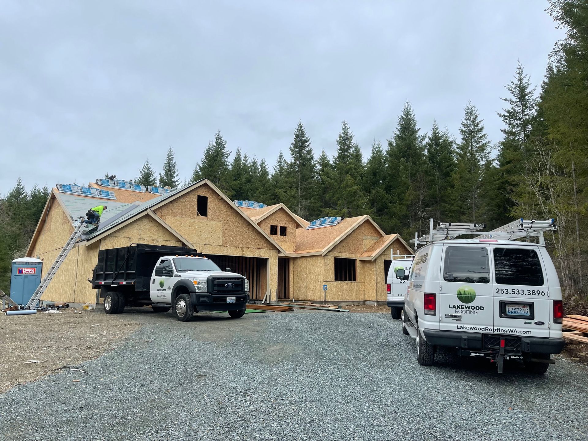lakewood roofing and restoration experts