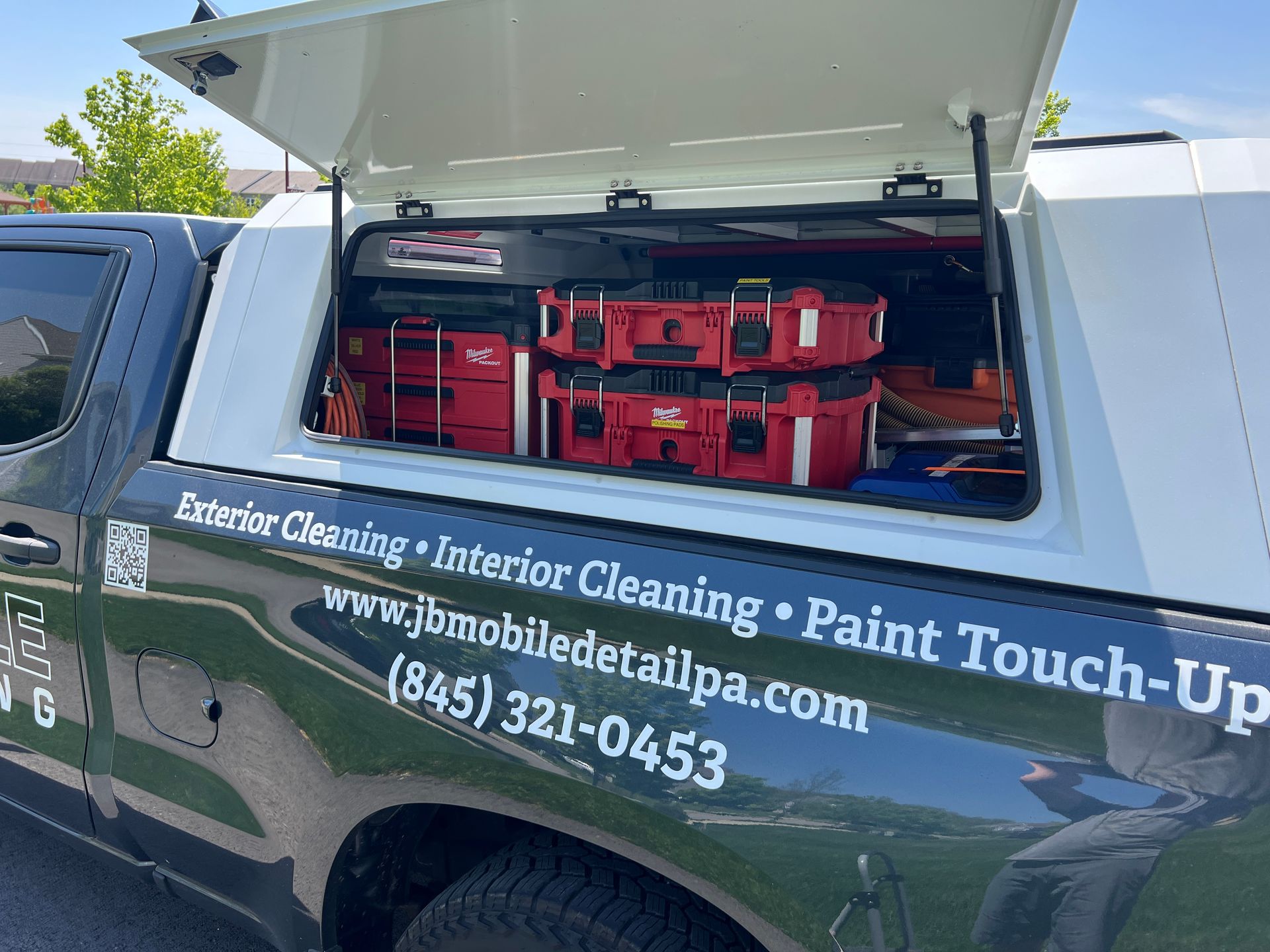car getting a mobile detailing in Pittsburgh with JB Mobile Detailing