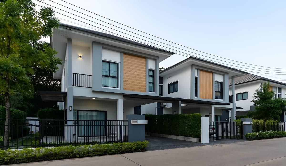 A Row of Modern Houses Are Sitting Next to Each Other in a Residential Area — MJ Render in Buderim, QLD