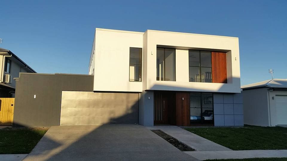 A Modern White House with A Large Driveway — MJ Render in Buderim, QLD