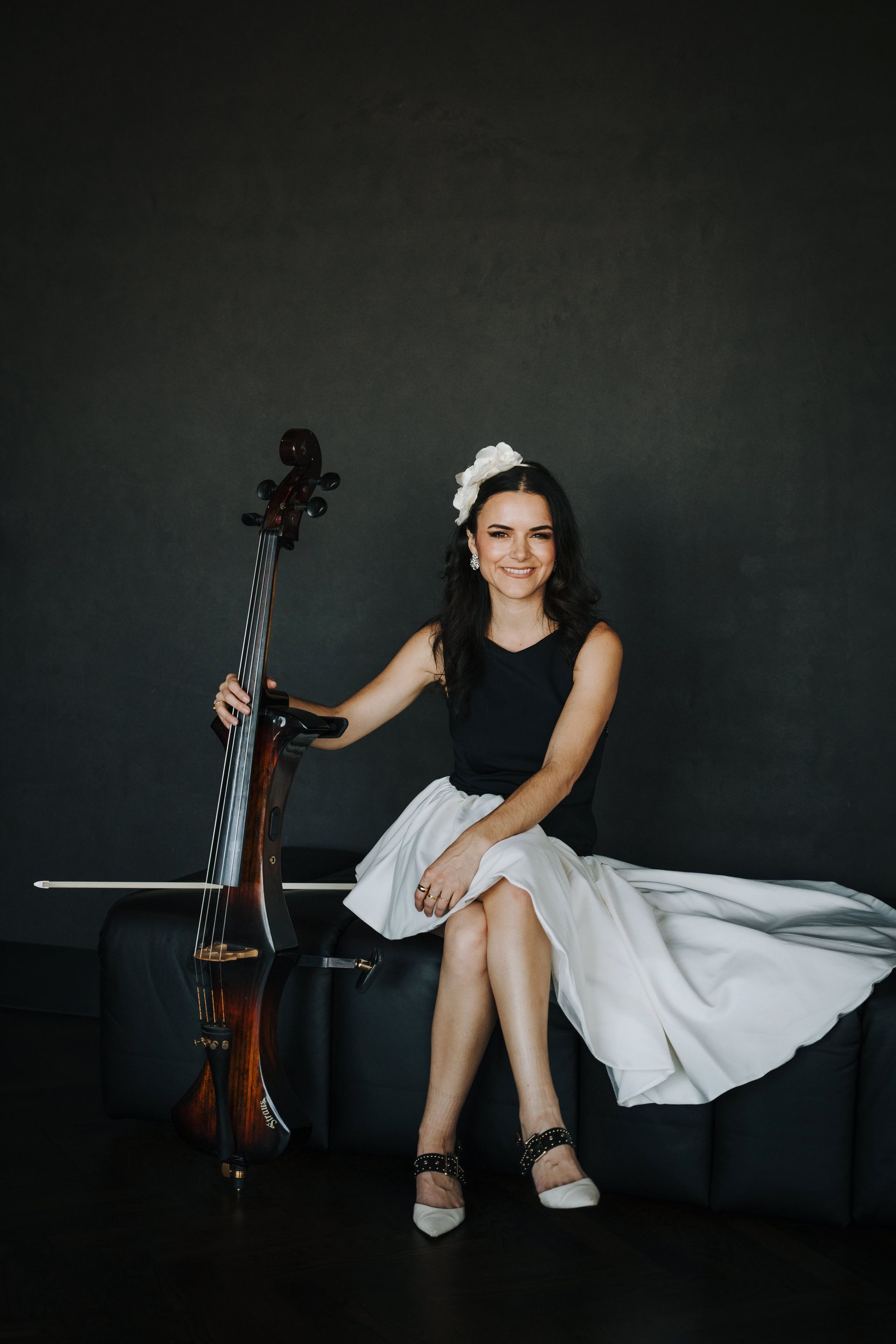 anette dj and cellist solo