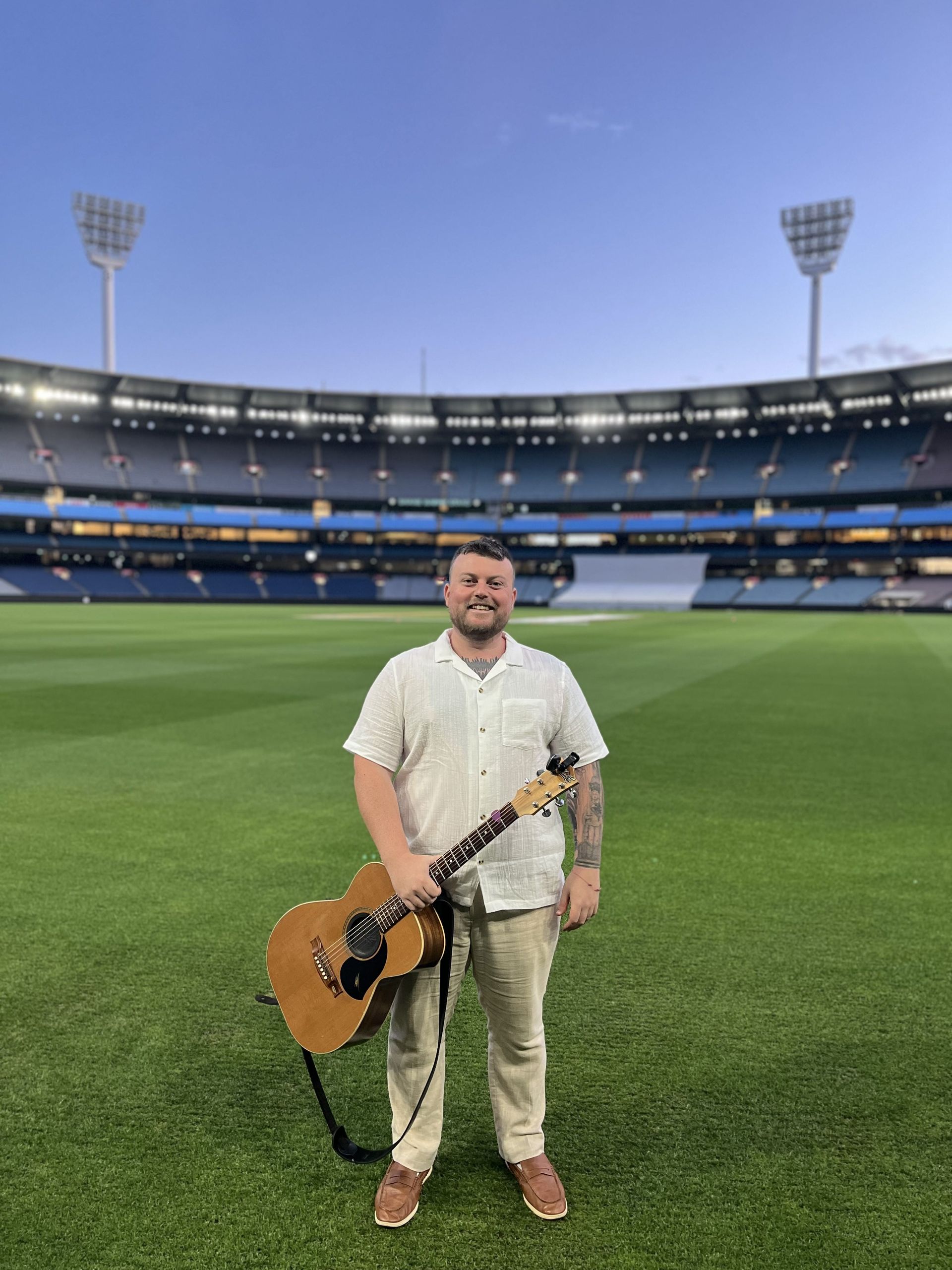 Melbourne vocalist at company awards night performance