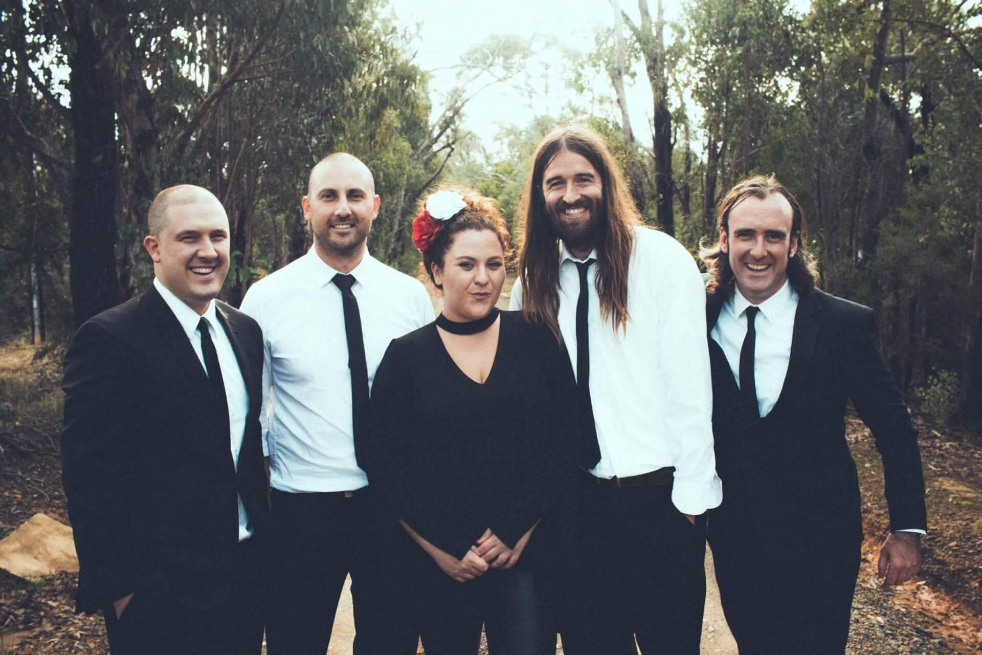 Professional live musicians Melbourne stage performance
