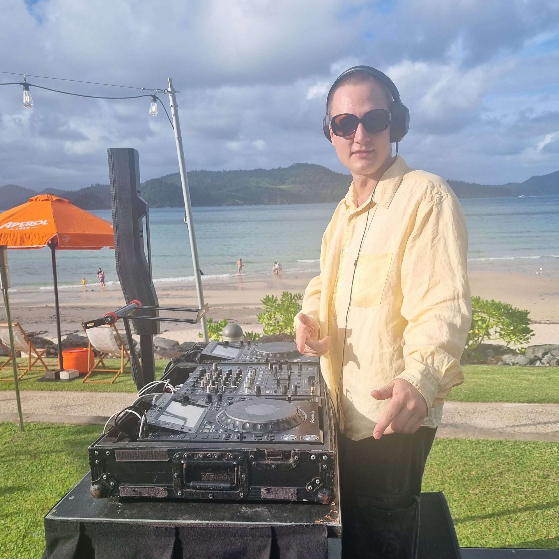 dj cyrus melbourne