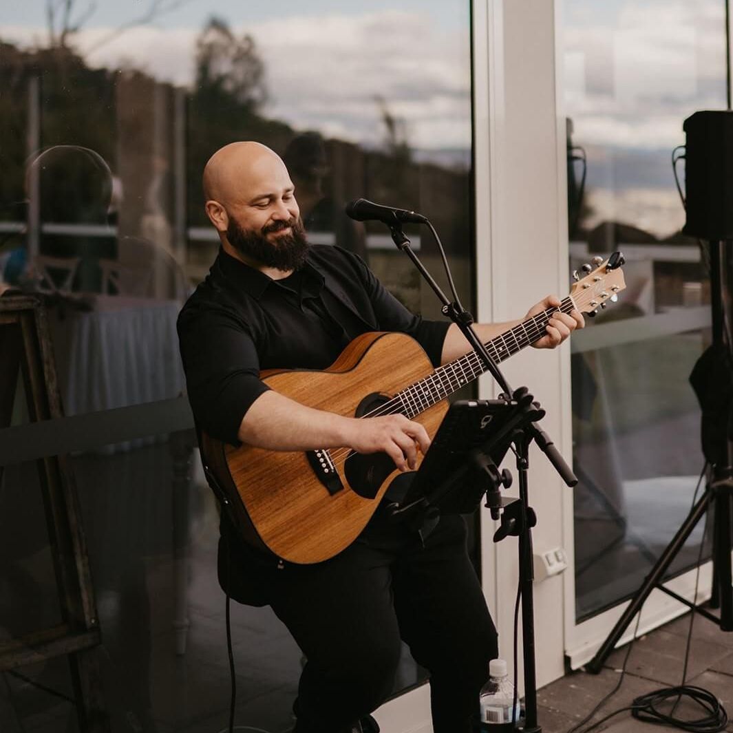 Isaac acoustic musician hobart