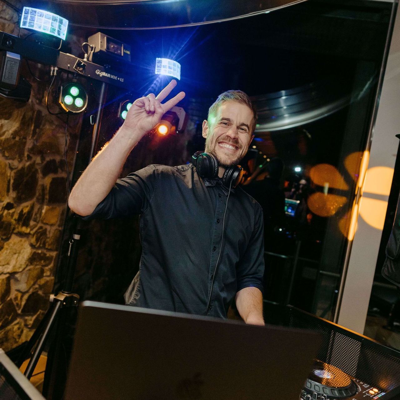 dj harry wedding