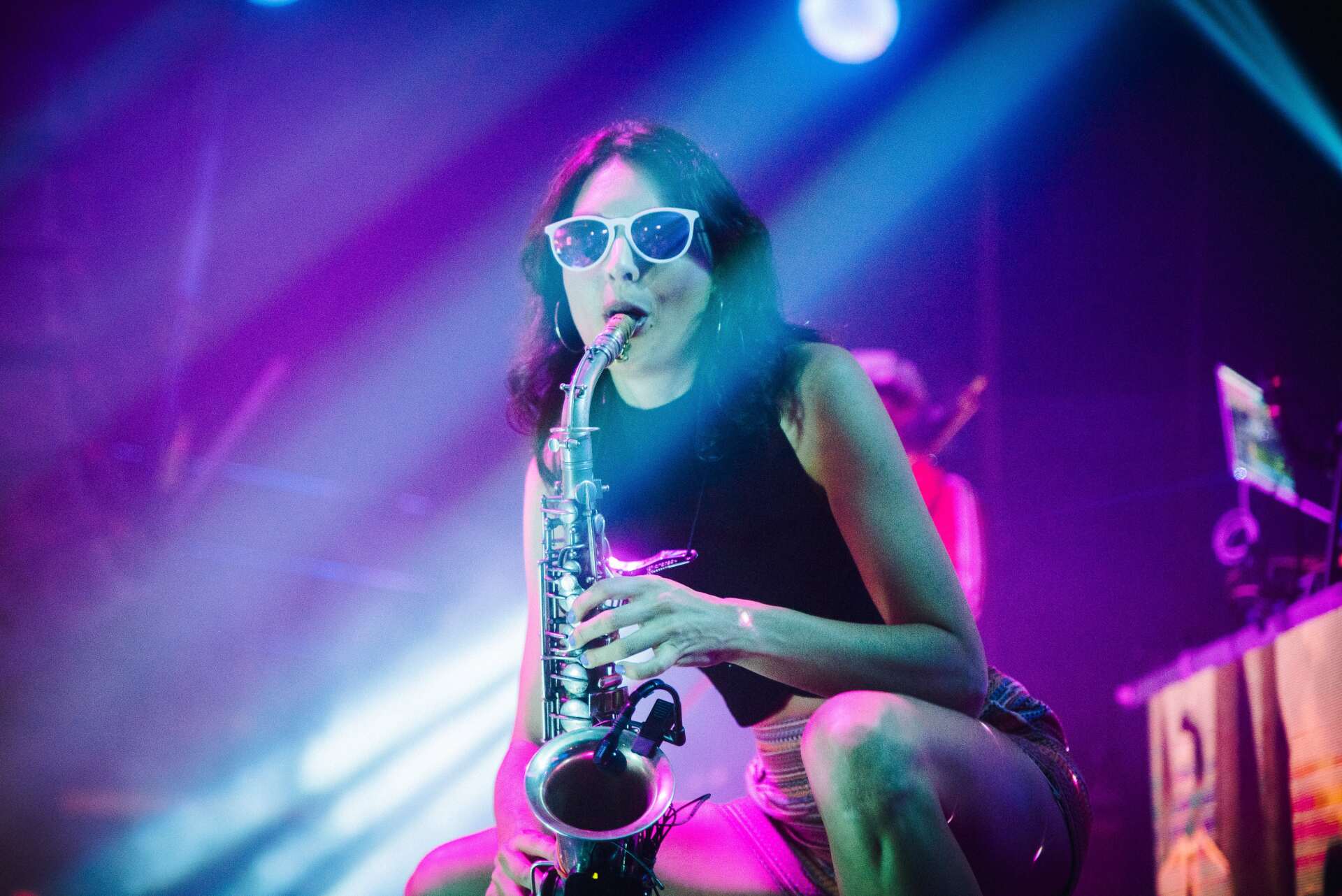 live-entertainment-sax-lady-laureli-perth